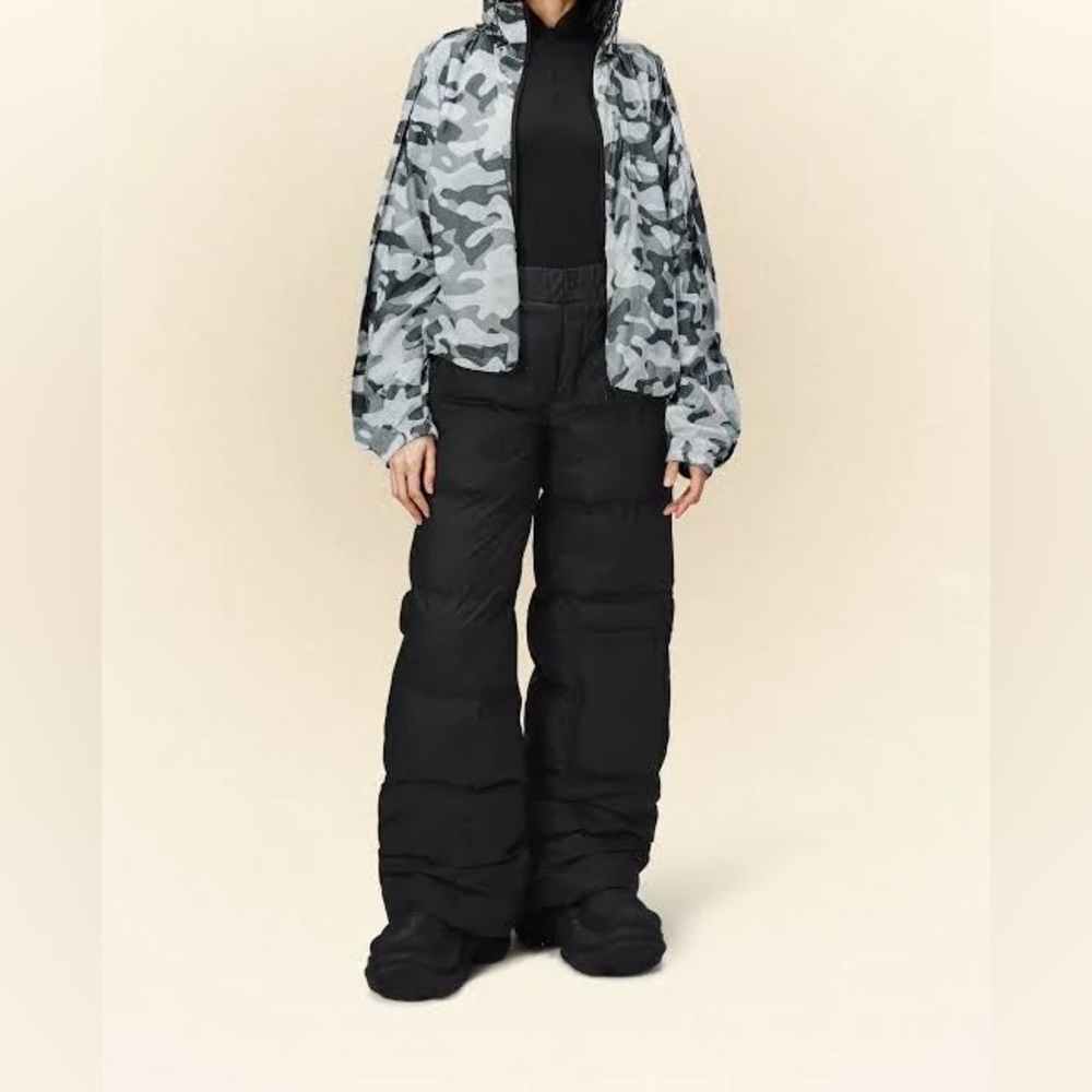 Rains Harbin Black Wide Puffer Pants Size Small NWT
